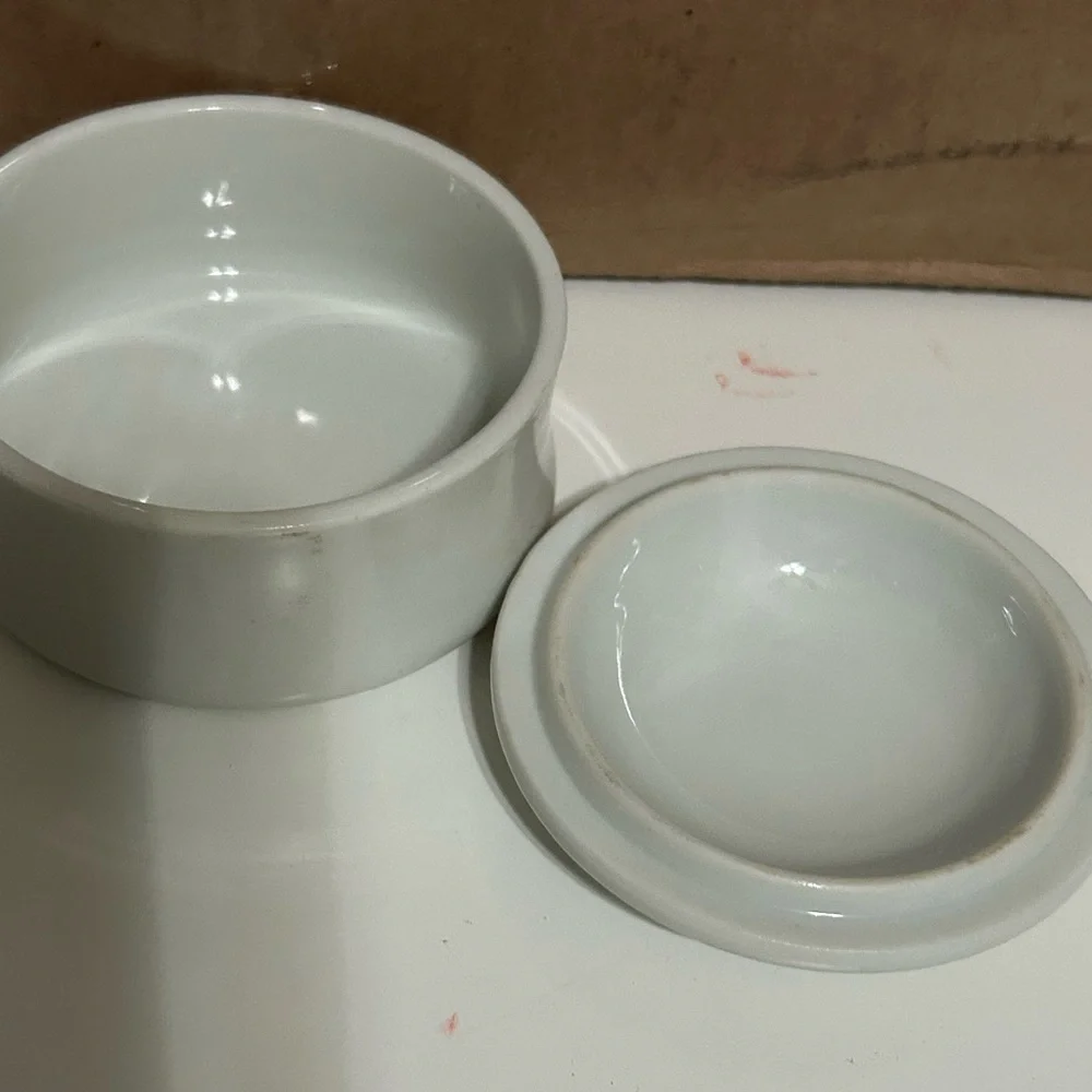 Holly Hobbie Genuine Porcelain Designer Collection Jewelry Box And Trinket Dish